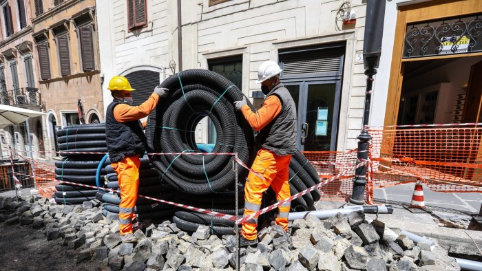 KKR forgoes dividends as €22bn Italian telecoms bet goes awry
